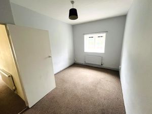 Bedroom- click for photo gallery